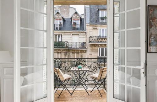 Quartier des Grandes-Carrieres Apartment | Haussmannian and Central - Montmartre and Sacré-Coeur