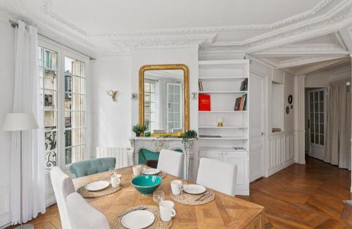 Quartier des Grandes-Carrieres Apartment | Haussmannian and Central - Montmartre and Sacré-Coeur