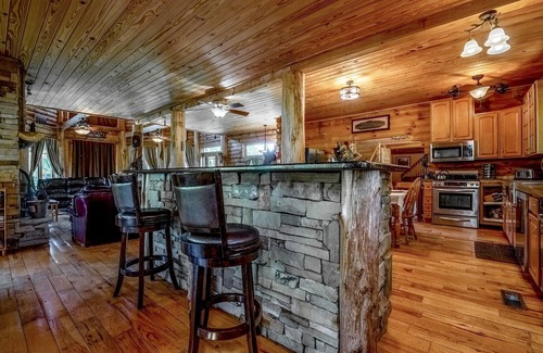 Chickamauga Cabin | Have a Hallmark Christmas! Decorated w/Incredible views! Great for all ages!