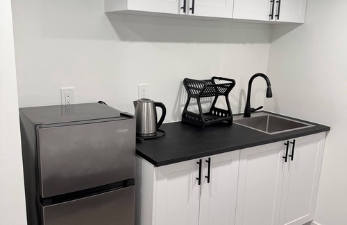 Fort Gary House | Haven in the Prairies (2BR Suite)