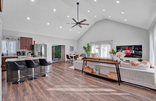 Tobyhanna House | Haven Lux Ranch HotTub KingBeds DogFriendly FirePit BBQ GameRoom