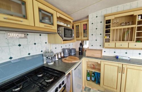 Penparcau Resort | Haven on the Hill 2 Bed Caravan with Town Views of Aberystwyth F7