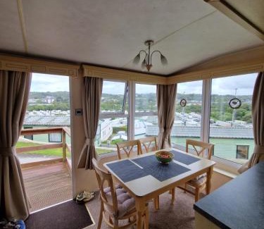Penparcau Resort | Haven on the Hill 2 Bed Caravan with Town Views of Aberystwyth F7