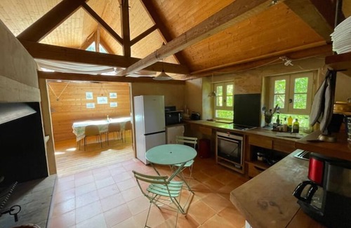 Carves House | Havre de Paix: Maison de Campagne Avec Piscine