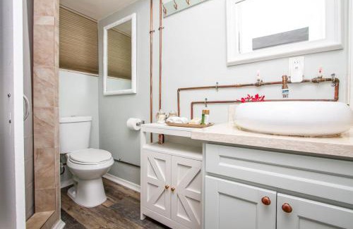 Diamond Head - Kapahulu - St. Louis Apartment | Hawaii Style Centrally located with full kitchen