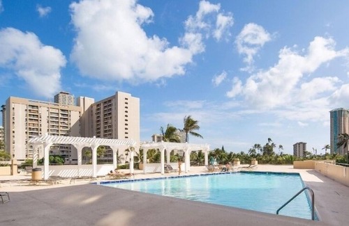 McCully - Moiliili Condo | Hawaiian Monarch 805 Condo by RedAwning