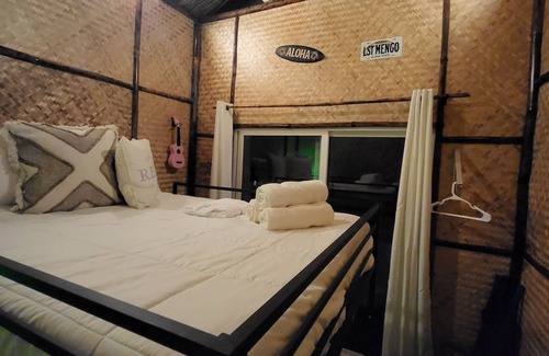Fern Forest Bed & Breakfast | Hawaiian Naturist Park. Clothing optional bed & breakfast at Volcano! Cabin 2