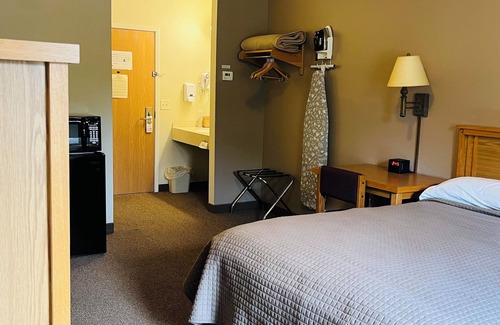 Hawarden Hotel | Hawarden Harvest Inn
