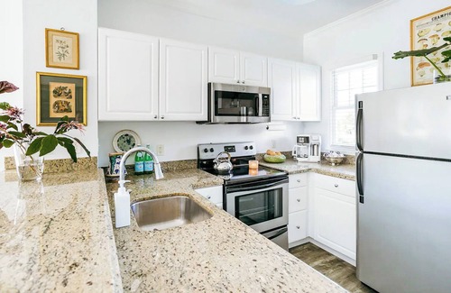 Marathon Villa | Hawks Cay Island Retreat - Duck Key - Pool & Patio