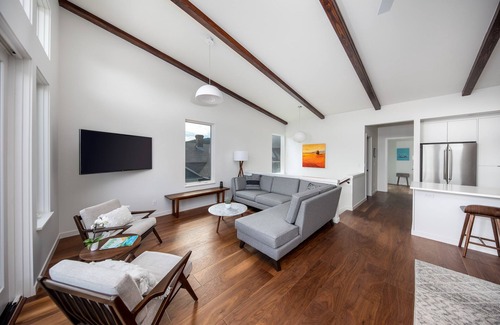 Hood River House | Hawks Perch - New Downtown Modern, Panoramic View