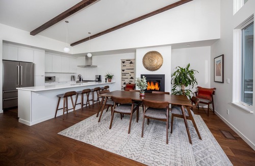 Hood River House | Hawks Perch - New Downtown Modern, Panoramic View