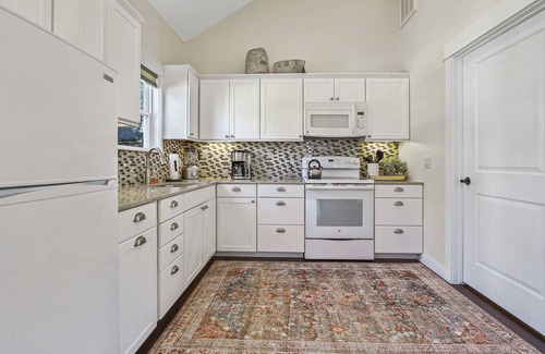 Dripping Springs House | Haydon Cottage I Romantic, Dripping Springs