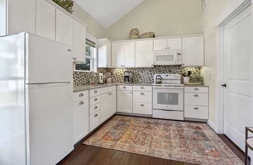 Dripping Springs House | Haydon Cottage I Romantic, Dripping Springs
