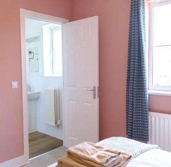 Swindon House | Haydon Stays Swindon 5Bed sleeps 9