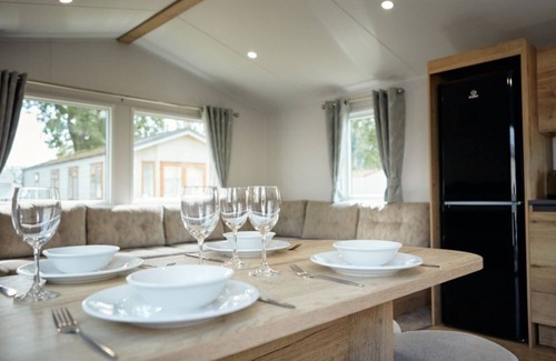 Hayling Island House | HayIing Island Holiday Park Silver 3 Bed Caravan H003