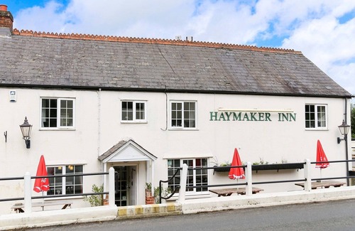 Wadeford Hotel | Haymaker Inn