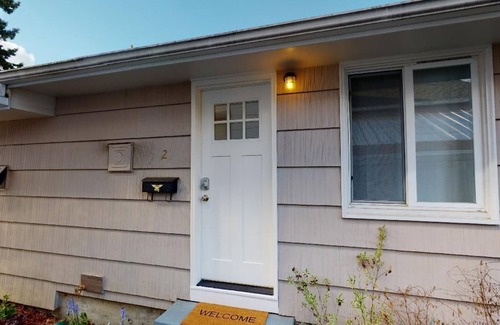 Snohomish Apartment | Hazel's Hideaway: A/C in walkable neighborhood
