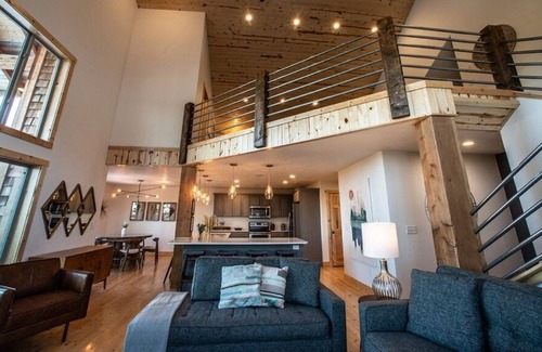 Lead Ski Chalet | Headline (4-Bedroom Chalet) with Pool by RedAwning