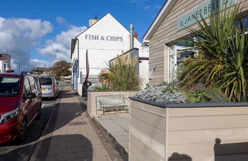 Rhosneigr Apartment | Headline (VRBO): Sunset View : Pet-Friendly 2‑Bed Apartment with Bay Views in Rhosneigr | Managed by