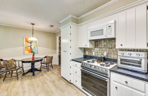 Redlick House | Healthcare-Worker Hub 2 Mi to Texarkana Hospitals!