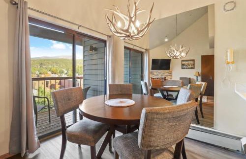 Historic District House | Heart of Breck Condo with Loft Breathtaking Views