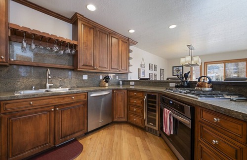 Deer Valley House | Heart of Deer Valley. Private, Hot Tub, Sleeps 12!