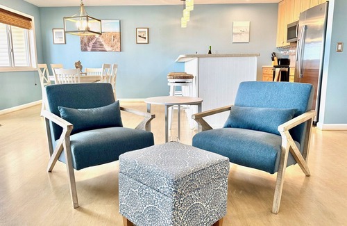 Rehoboth by the Sea Condo | HEART OF DEWEY BEACH- STEPS TO THE BEACH - 4 BR, 2 1/2 BA - IZZY PLAZA