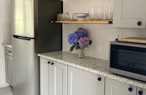 Falmouth Condo | Heart of downtown, walk to harbor, Martha’s Vineyard ferry, bikeway and beach!