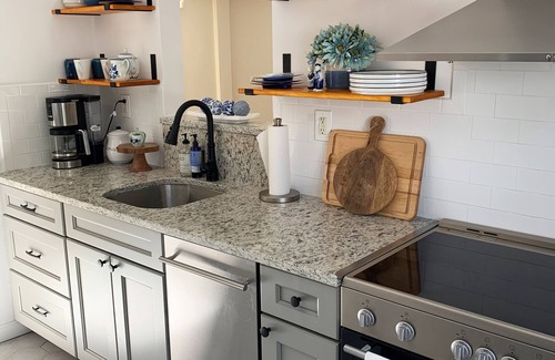 Falmouth Condo | Heart of downtown, walk to harbor, Martha’s Vineyard ferry, bikeway and beach!