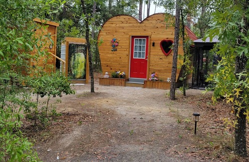 Dunnellon Cottage | Heart of Dunnellon cabin