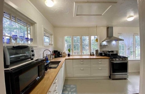 Eastsound House | Heart of Eastsound-For couples!