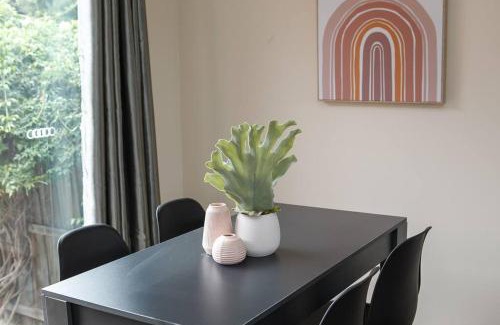 McKinnon House | Heart of McKinnon Units by Ready Set Host