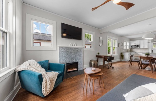 Murray Hill House | Heart of Murry Hill - Arts District