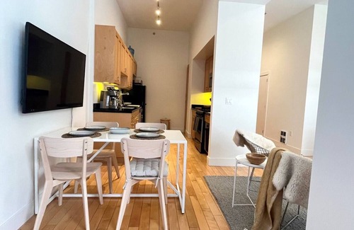Uptown Oakland Condo | Heart Of Oakland Broadway Condo Retreatn