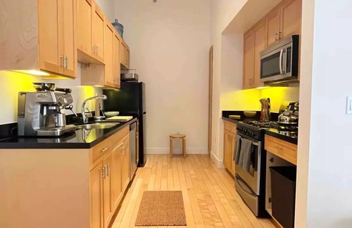 Uptown Oakland Condo | Heart Of Oakland Broadway Condo Retreatn