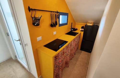 Ognina Apartment | Heart of Ognina - Hibiscus - Apartment with garden facing the sea