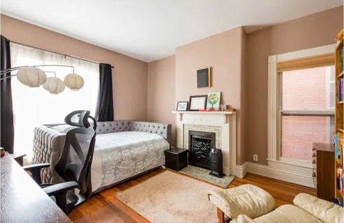 Tyler Park House | Heart of the Highlands with a Country Vibe! Large backyard.