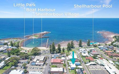 Shellharbour House | Heart of the Village - Walk to the Waters Edge
