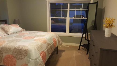 Traverse City House | Heart of Traverse City Condo near Hospital