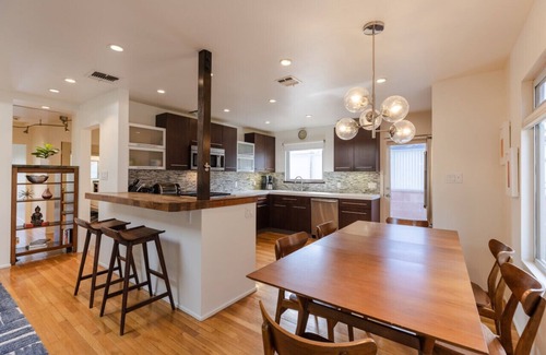 Venice House | Heart of Venice Designer Home Near Abbot Kinney