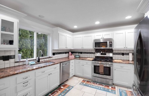 McMinnville House | Heart of Wine Country 4BR Retreat