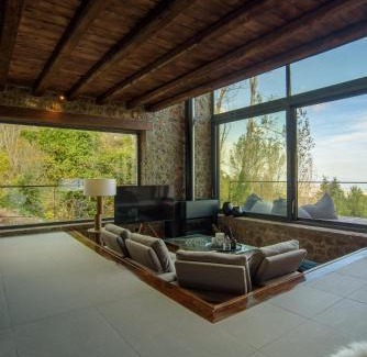 Mesaia Trikala Ski Chalet | Heartbeat Mountain Escapes