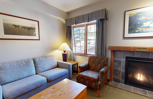 Sun Peaks Hotel | Hearthstone Lodge #422