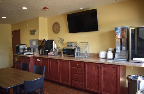 Rock Valley Hotel | Heartland Hotel and Suites