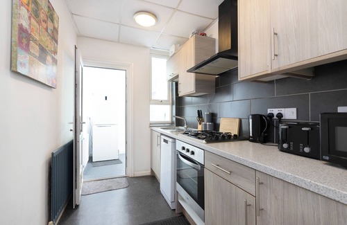 Stonnall House | Heartlands Hospital 4 Bedroom House