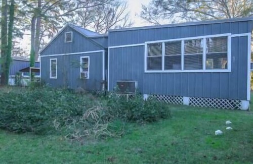 Karnack House | Hearts Cottage Waterfront Caddo Big Cypress River