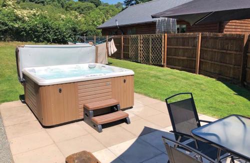 Llanddewi Ystradenny Resort | Heartsease Lodges