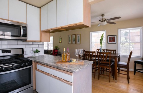 Harbor House | Heartwell Park Beauty, Long Beach retreat, 4 bd/2 b including additional suite
