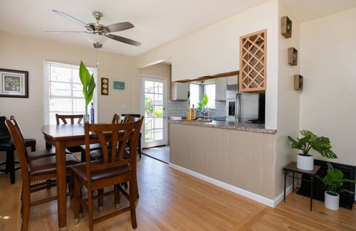 Harbor House | Heartwell Park Beauty, Long Beach retreat, 4 bd/2 b including additional suite