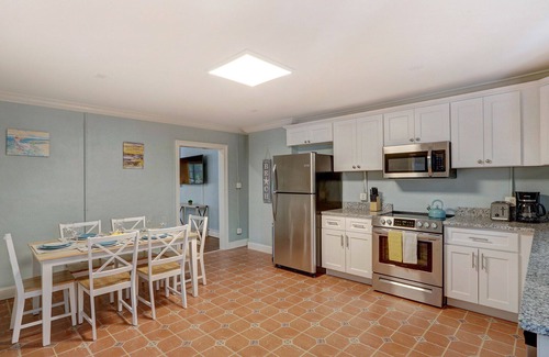 Tybee Island Condo | Heated Pool Access, walk to beach and the park